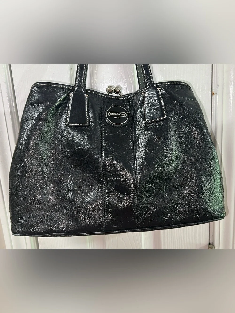 COACH Black Patent Leather F15658 purse/handbag. (Bags22)